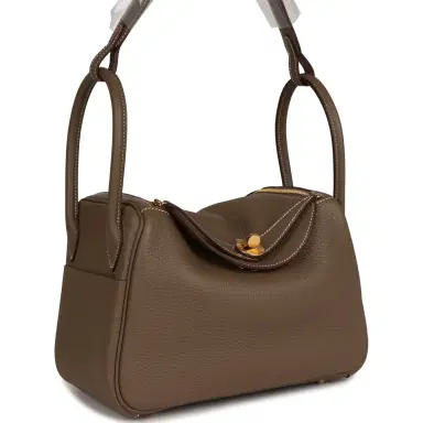 HERMÈS Hermes Lindy 26 Etoupe Clemence Gold Hardware | Thumbnail 2 HERMÈS Hermes Lindy 26 Etoupe Clemence Gold Hardware | Thumbnail 2
