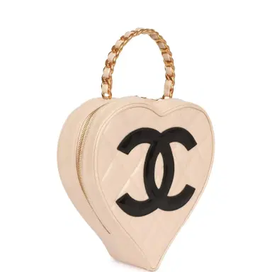 Chanel Vintage Chanel Heart Vanity Bag Beige and Black Patent Antique Gold Hardware | Thumbnail 5