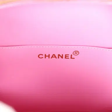 Chanel Vintage Chanel Round Vanity Bag Pink and Black Patent Leather Antique Gold Hardware | Thumbnail 10 Chanel Vintage Chanel Round Vanity Bag Pink and Black Patent Leather Antique Gold Hardware | Thumbnail 10
