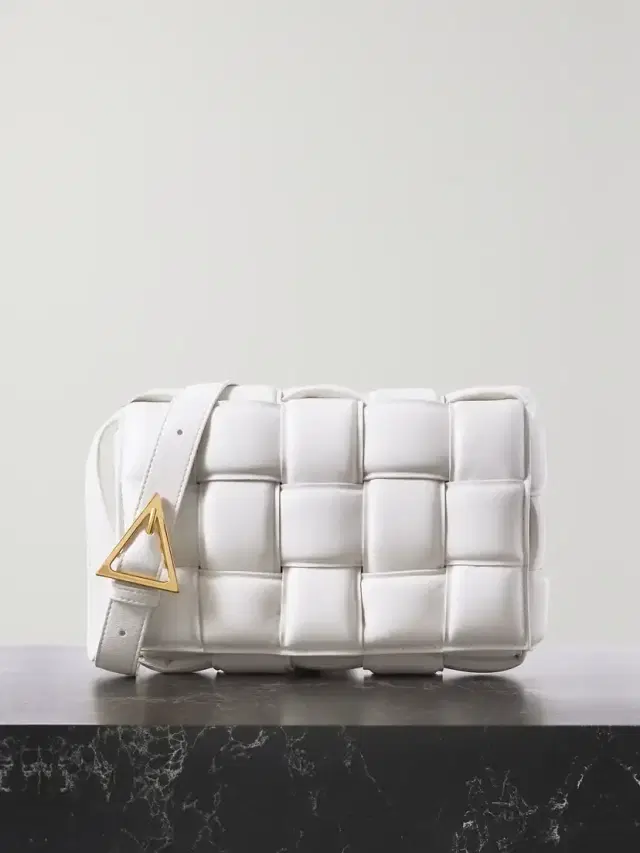 Cassette Medium Padded Intrecciato Leather Shoulder Bag