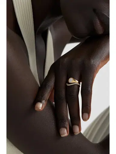 Yvonne Léon 9-karat Gold Diamond Signet Ring Set | Thumbnail 3