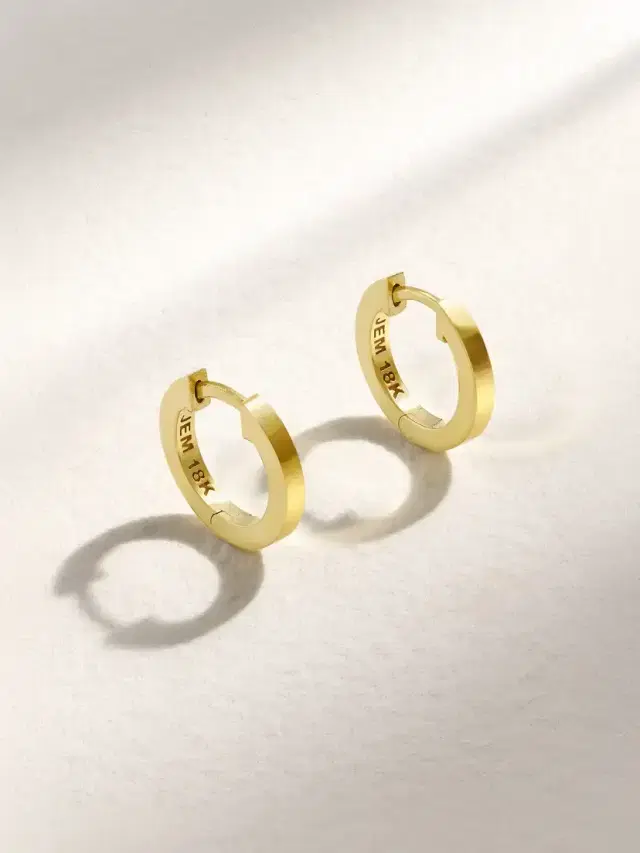 Jennifer Meyer Small Huggies 18-karat Gold Hoop Earrings
