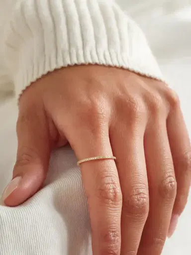 STONE AND STRAND Diamond Ring | Thumbnail 2