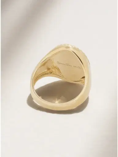 Yvonne Léon 9-karat Gold, Enamel And Diamond Signet Ring | Thumbnail 3