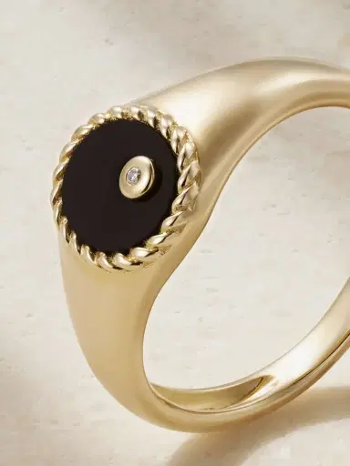 Yvonne Léon 9-karat Gold, Onyx And Diamond Signet Ring | Thumbnail 4 Yvonne Léon 9-karat Gold, Onyx And Diamond Signet Ring | Thumbnail 4