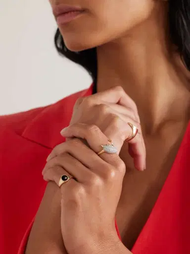 Yvonne Léon 9-karat Gold, Onyx And Diamond Signet Ring | Thumbnail 5 Yvonne Léon 9-karat Gold, Onyx And Diamond Signet Ring | Thumbnail 5