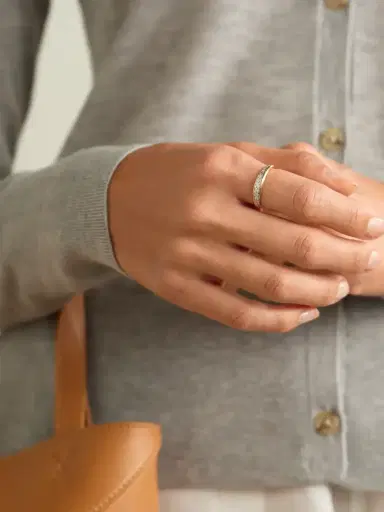 STONE AND STRAND Twist 10-karat Gold Diamond Ring | Thumbnail 2 STONE AND STRAND Twist 10-karat Gold Diamond Ring | Thumbnail 2