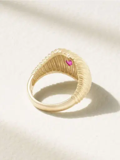 Yvonne Léon Chevaliere Berlingot 9-karat Gold Ruby Signet Ring | Thumbnail 3