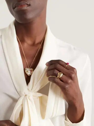 Yvonne Léon Chevaliere Berlingot 9-karat Gold Ruby Signet Ring | Thumbnail 5