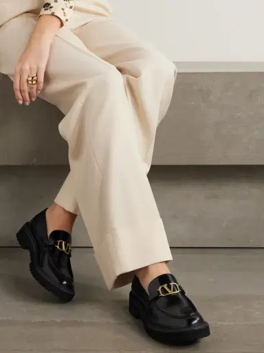Valentino Garavani Vlogo Leather Loafers | Thumbnail 2 Valentino Garavani Vlogo Leather Loafers | Thumbnail 2