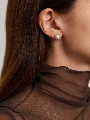 OLE LYNGGAARD COPENHAGEN Lotus 18-karat Gold, Pearl And Diamond Earrings | Thumbnail 2 OLE LYNGGAARD COPENHAGEN Lotus 18-karat Gold, Pearl And Diamond Earrings | Thumbnail 2