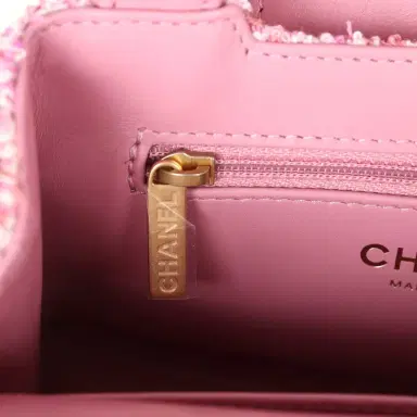 Chanel Chanel Small Kelly Shopper Pink Tweed Brushed Gold Hardware | Thumbnail 10 Chanel Chanel Small Kelly Shopper Pink Tweed Brushed Gold Hardware | Thumbnail 10