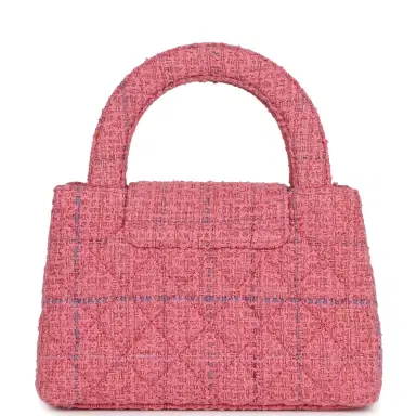 Chanel Chanel Small Kelly Shopper Pink Tweed Brushed Gold Hardware | Thumbnail 4 Chanel Chanel Small Kelly Shopper Pink Tweed Brushed Gold Hardware | Thumbnail 4