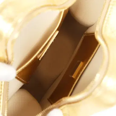 Chanel Chanel Star Bag Metallic Gold Lambskin Gold Hardware | Thumbnail 10 Chanel Chanel Star Bag Metallic Gold Lambskin Gold Hardware | Thumbnail 10