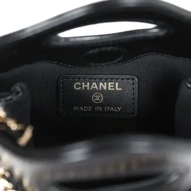 Chanel Chanel Micro 31 Shopper Black Shiny Lambskin Light Gold Hardware | Thumbnail 9 Chanel Chanel Micro 31 Shopper Black Shiny Lambskin Light Gold Hardware | Thumbnail 9