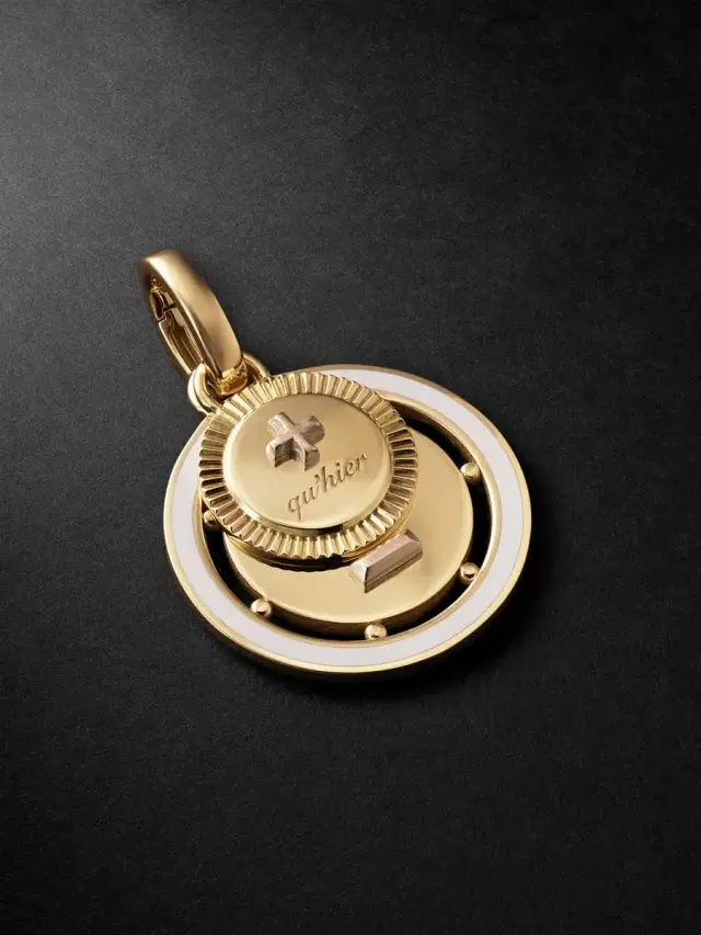 L'Eternelle Chanson Couplet 18-Karat Gold and Enamel Pendant - Men