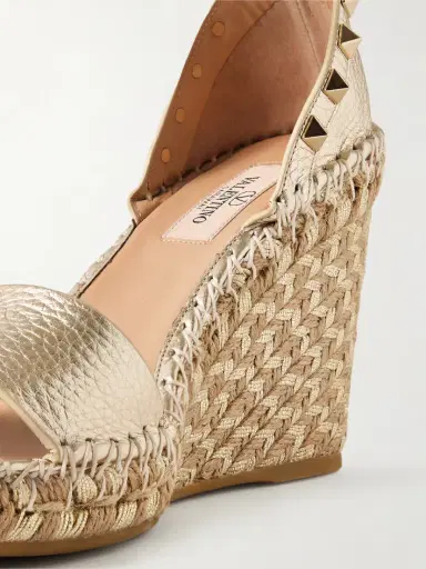 Valentino Garavani Rockstud 105 Metallic Textured-leather Espadrille Wedge Sandals | Thumbnail 4