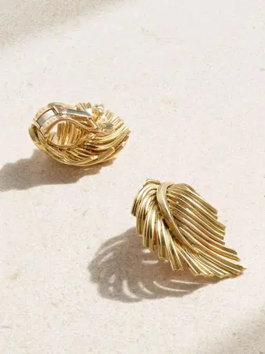 Stephanie Windsor + Van Cleef & Arpels Vintage 1970s 18-karat Gold Clip Earrings | Thumbnail 3 Stephanie Windsor + Van Cleef & Arpels Vintage 1970s 18-karat Gold Clip Earrings | Thumbnail 3