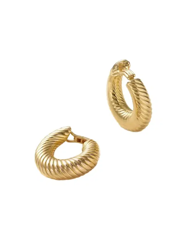 + Van Cleef & Arpels Vintage 1970s 18-karat Gold Hoop Clip Earrings