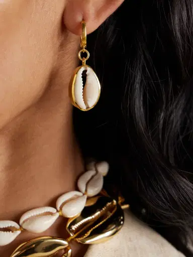 TOHUM Concha Puka Gold Vermeil Earrings | Thumbnail 2 TOHUM Concha Puka Gold Vermeil Earrings | Thumbnail 2