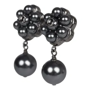 Chanel Chanel Flower Pearl Cluster Dangle Earrings Dark Grey Ruthenium Hardware | Thumbnail 3 Chanel Chanel Flower Pearl Cluster Dangle Earrings Dark Grey Ruthenium Hardware | Thumbnail 3