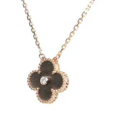 Van Cleef & Arpels Van Cleef & Arpels 2023 Holiday Vintage Alhambra Obsidian Pendant Necklace | Thumbnail 4 Van Cleef & Arpels Van Cleef & Arpels 2023 Holiday Vintage Alhambra Obsidian Pendant Necklace | Thumbnail 4