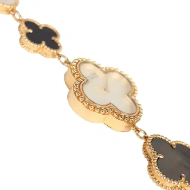 Van Cleef & Arpels Van Cleef & Arpels Small Alhambra Watch Mother of Pearl & Onyx | Thumbnail 7 Van Cleef & Arpels Van Cleef & Arpels Small Alhambra Watch Mother of Pearl & Onyx | Thumbnail 7