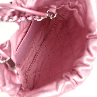 Chanel Chanel Mini 22 Bag Pink Metallic Lambskin Lacquered Metal Hardware | Thumbnail 9 Chanel Chanel Mini 22 Bag Pink Metallic Lambskin Lacquered Metal Hardware | Thumbnail 9