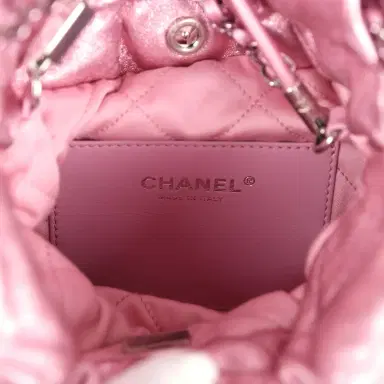 Chanel Chanel Mini 22 Bag Pink Metallic Lambskin Lacquered Metal Hardware | Thumbnail 10 Chanel Chanel Mini 22 Bag Pink Metallic Lambskin Lacquered Metal Hardware | Thumbnail 10