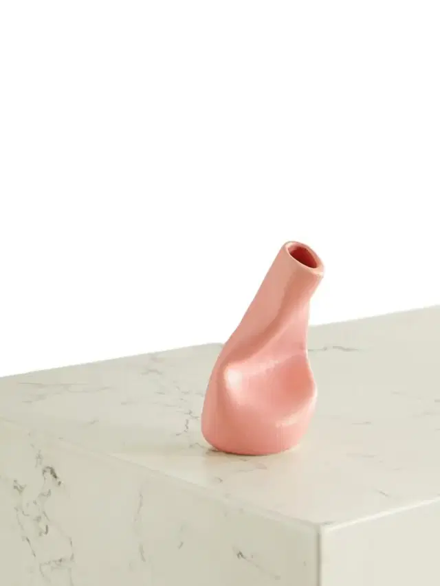 + Ekaterina Bazhenova Yamasaki Solitude Ceramic Vase