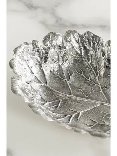 Buccellati Oak Leaf Silver Bowl | Thumbnail 4 Buccellati Oak Leaf Silver Bowl | Thumbnail 4