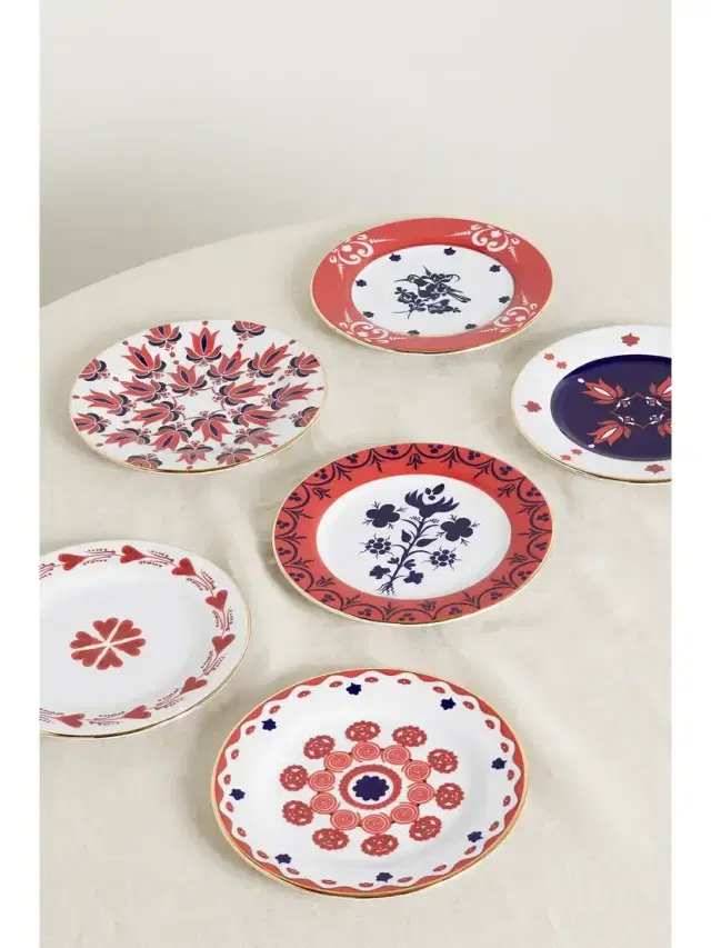Set Of Six Gold-plated Porcelain Dessert Plates