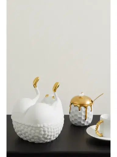 L'Objet + Haas Brothers Butts Up Gold-plated Porcelain Box | Thumbnail 2 L'Objet + Haas Brothers Butts Up Gold-plated Porcelain Box | Thumbnail 2