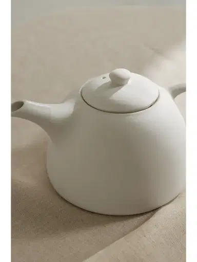 Mud Australia + Net Sustain Round Porcelain Teapot | Thumbnail 3 Mud Australia + Net Sustain Round Porcelain Teapot | Thumbnail 3