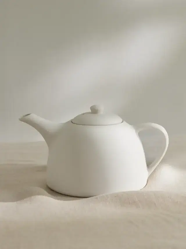 + Net Sustain Round Porcelain Teapot + Net Sustain Round Porcelain Teapot