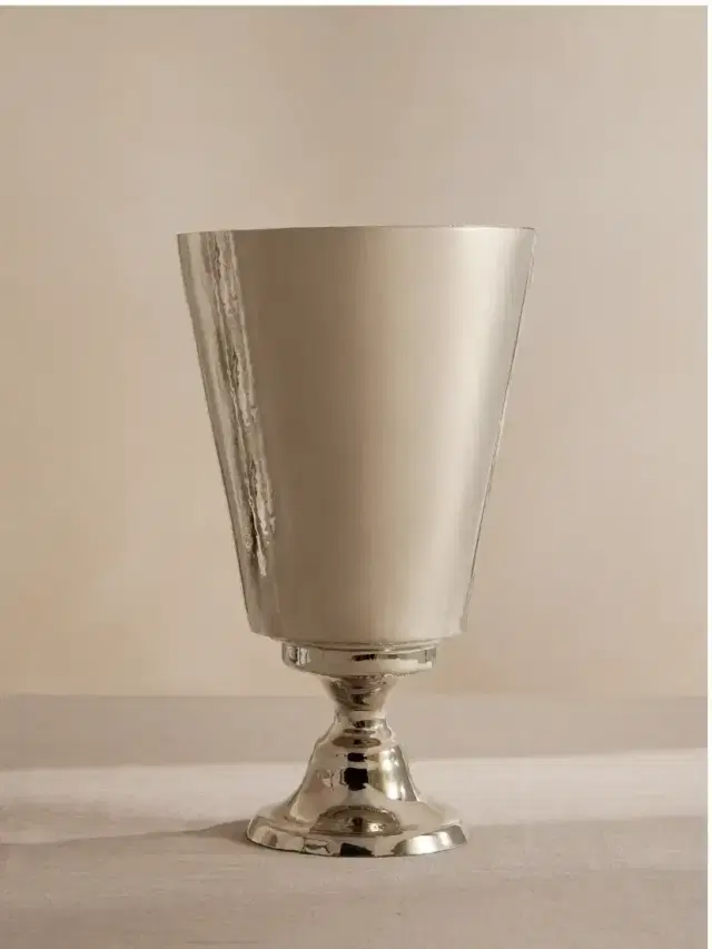 Simple Platinum-plated Vase