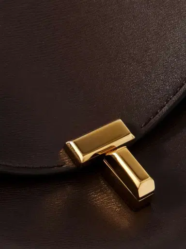 TOTEME T-lock Leather Shoulder Bag | Thumbnail 4 TOTEME T-lock Leather Shoulder Bag | Thumbnail 4