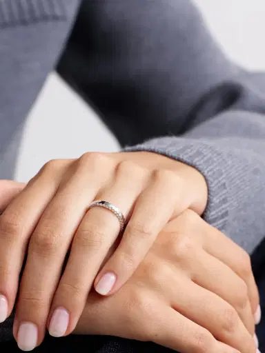 Yvonne Léon Grignotée 9-karat White Gold Diamond Ring | Thumbnail 2