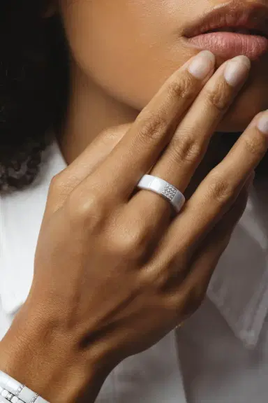 ROBERTO DEMEGLIO 1 Row Diamond White Ceramic Scacco Stretch Ring | Thumbnail 4