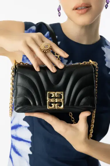 Givenchy 4G Liquid Chain Wallet | Thumbnail 2 Givenchy 4G Liquid Chain Wallet | Thumbnail 2