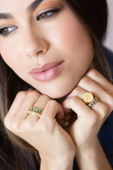 Foundrae Balance Classic Signet Ring | Thumbnail 2