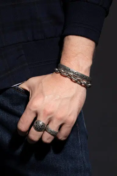 JOHN VARVATOS Black Diamond Stardust Wide Band Ring | Thumbnail 3