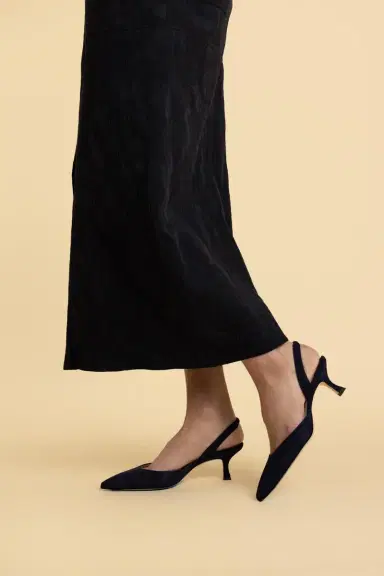 Manolo Blahnik Carolyne Pump 50 | Thumbnail 3 Manolo Blahnik Carolyne Pump 50 | Thumbnail 3