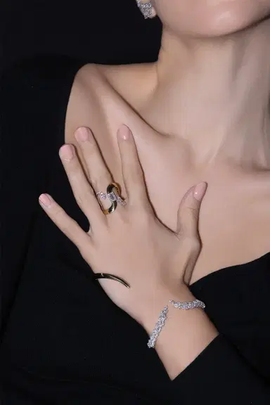 YEPREM Double Pear Baguette Diamond Ring | Thumbnail 2