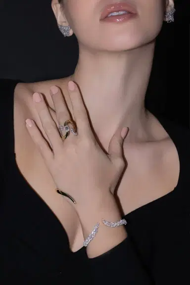 YEPREM Double Pear Baguette Diamond Ring | Thumbnail 3