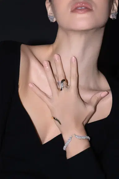 YEPREM Double Pear Baguette Diamond Ring | Thumbnail 4