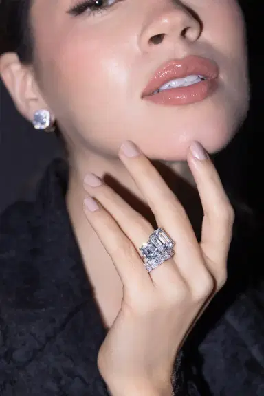 FANTASIA by DESERIO Emerald Oval Cut Ring | Thumbnail 3