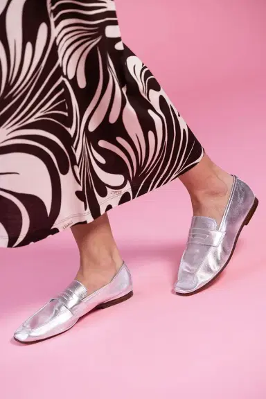 SOPHIQUE Essenziale Leather Loafer | Thumbnail 3
