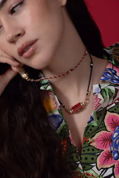 Marie Lichtenberg Mauli Burgundy Beige Chain | Thumbnail 4