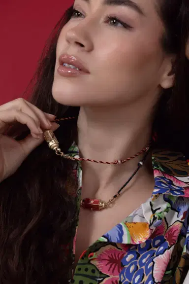 Marie Lichtenberg Mauli Burgundy Beige Chain | Thumbnail 5